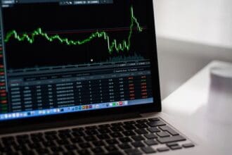Reasons Some Companies Choose Stock Market Listing