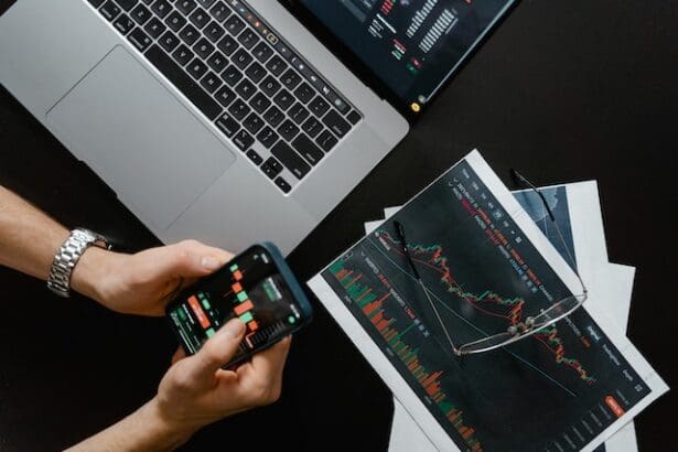 The High-Speed Wealth Formula: Forex vs. Crypto