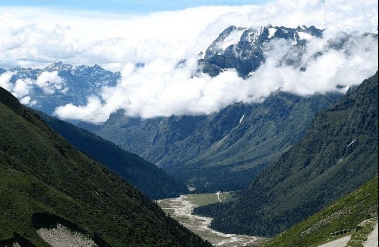 Yumthang Valley- Valley of Flowers (Top Tourist Places In Sikkim)