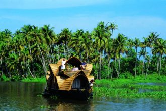 20 Best Honeymoon Places In Kerala 