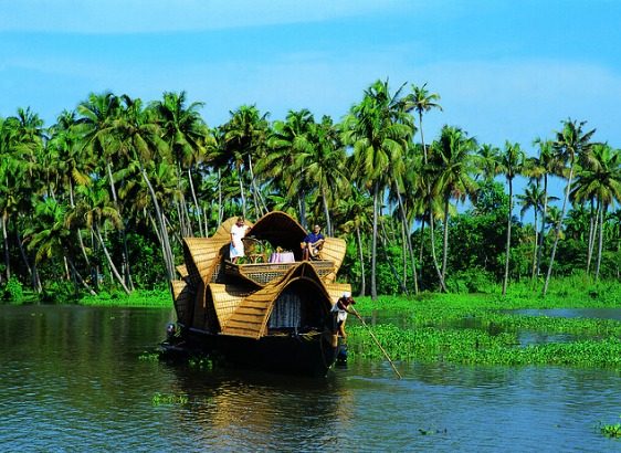 20 Best Honeymoon Places In Kerala 