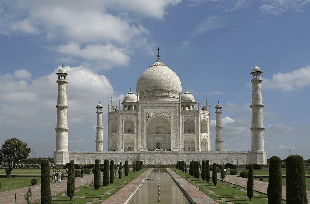 Agra (Taj Mahal)