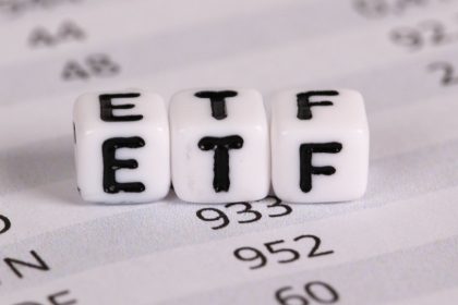 BlackRock's Bitcoin ETF Climbs to Top Rankings Despite Trading Handicap
