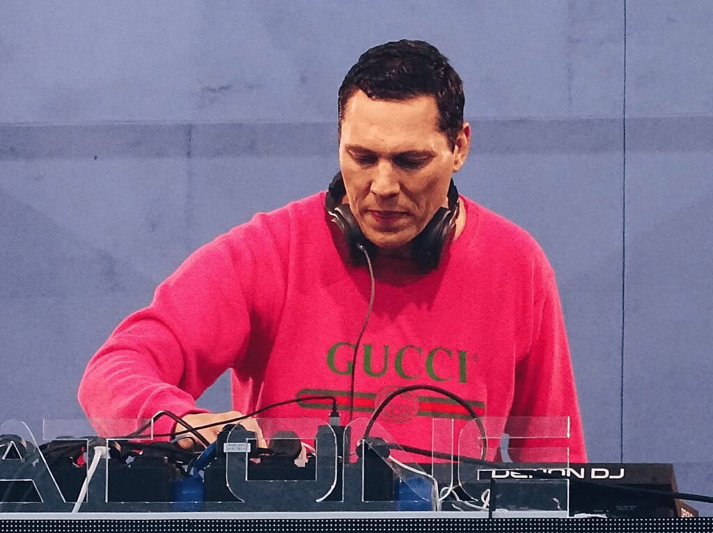 Tiësto Best International DJ Performances