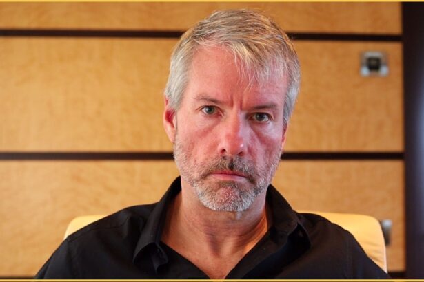 Michael Saylor Issues Bold Bitcoin Buy Signal as BTC Recovers Above $81K