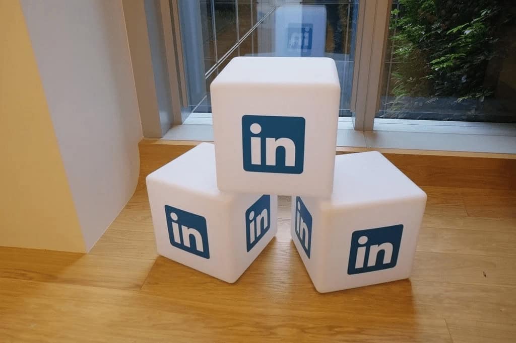 What are Common Mistakes to avoid in LinkedIn lead Generation?