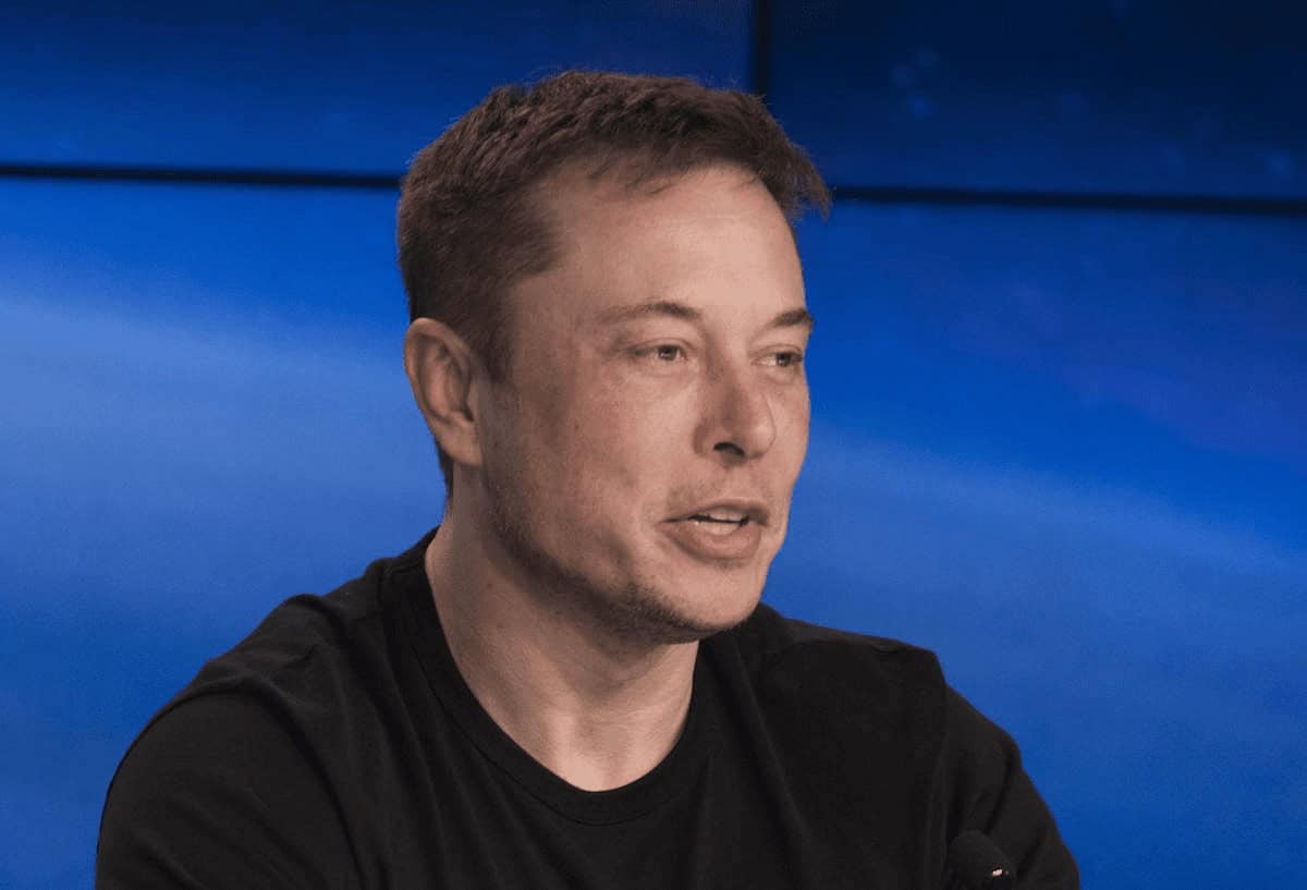 Why does Elon Musk's net worth fluctuate so much?