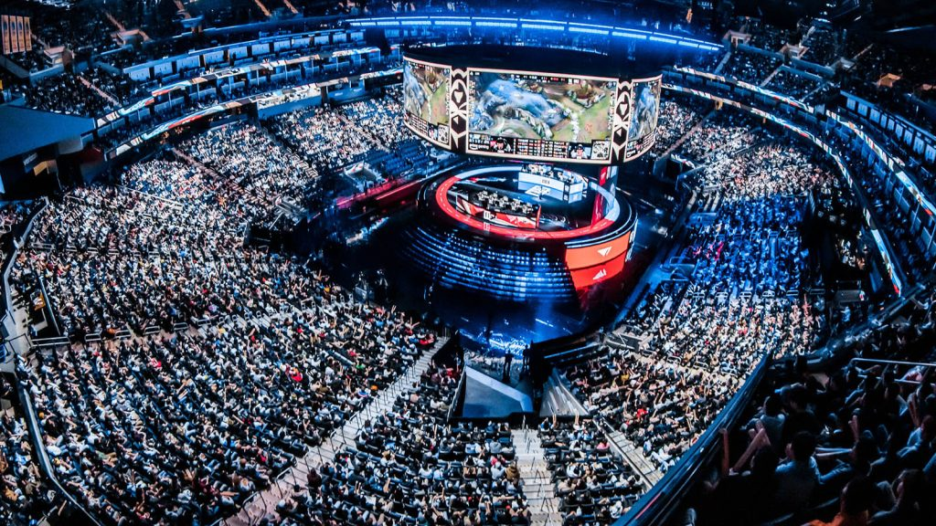 The Rise of Competitive Gaming: 1990s