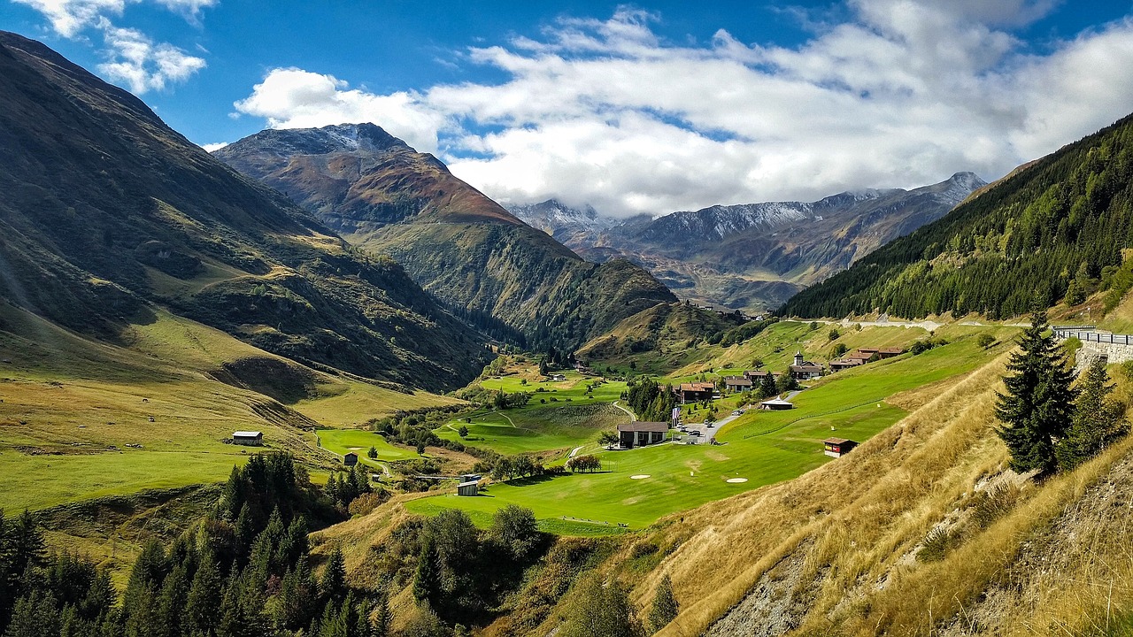 Why Switzerland Sticks to the Outside