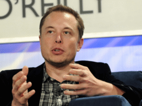 How Much Elon Musk Makes Daily, Weekly, Monthly & Yearly