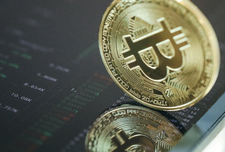 The risk of phishing and Malware