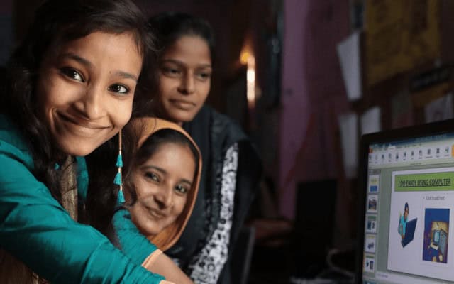  AI-Enhanced Education

