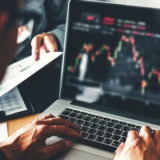 10 Smart Ways Brokers Are Adapting To AI Traders