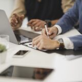 10 Top UK B2B Growth Firms Using AI-First Content Distribution