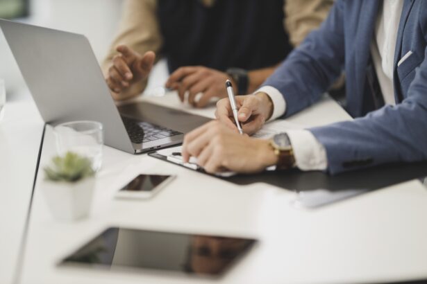 10 Top UK B2B Growth Firms Using AI-First Content Distribution
